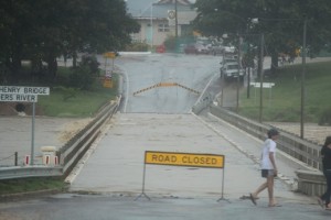North Queensland flooding cuts off communication for families